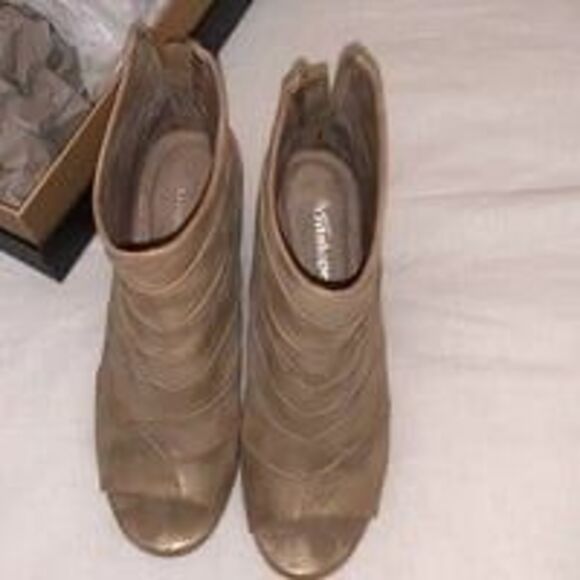 Antelope Gold Open Toe Boots - Picture 4 of 4